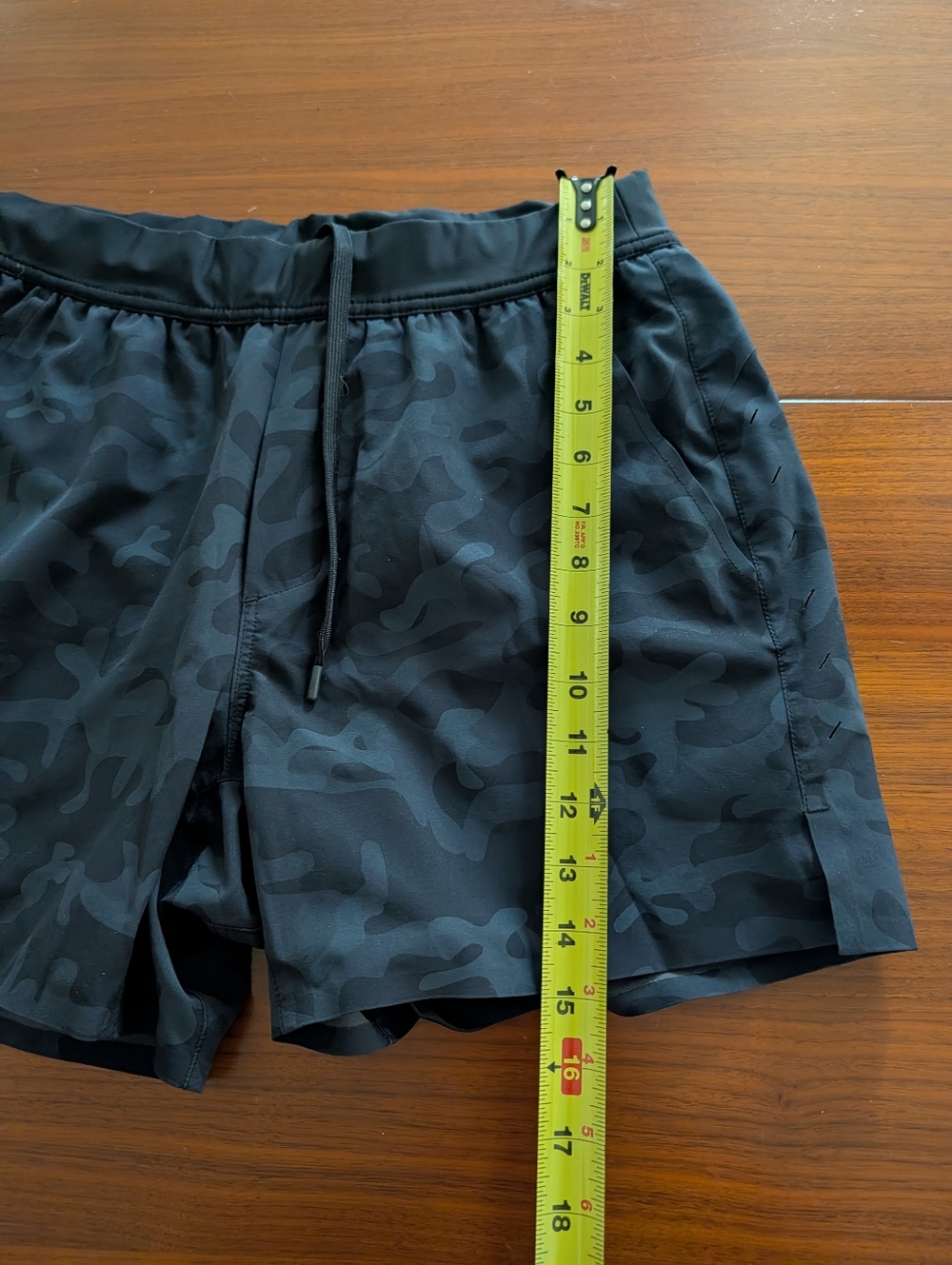 Ten Thousand Shorts Men’s Medium Camo Black Gray The Interval Lined Gym 5 Inseam - Picture 2 of 7